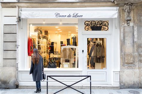 luxury consignment stores Paris